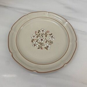 The Covington Edition "Idlewild" Stoneware Dinner Plates Japan